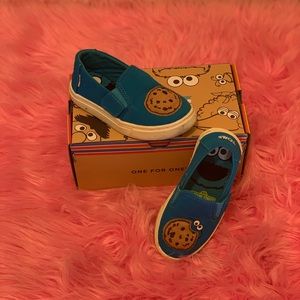 Cookie Monster Toms